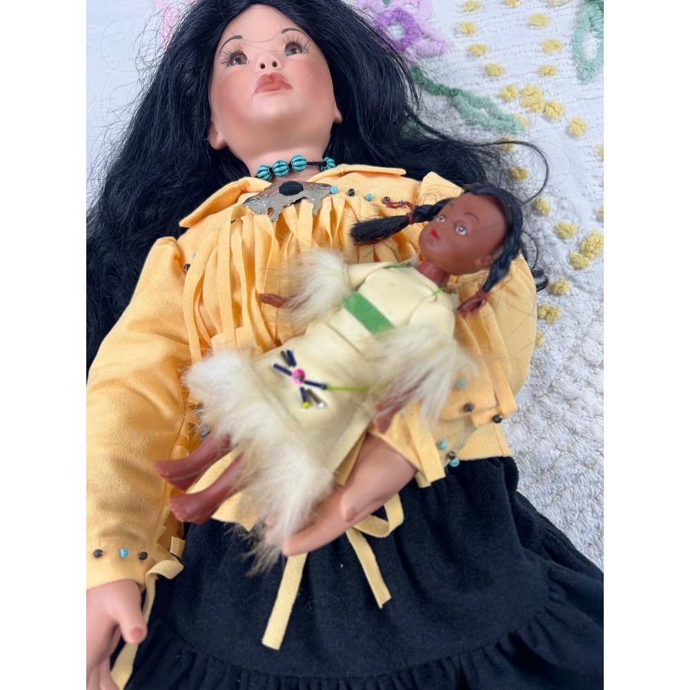 Native American Porcelain Doll with Baby‎ & Accessories Collectible Decor - Picture 7 of 12